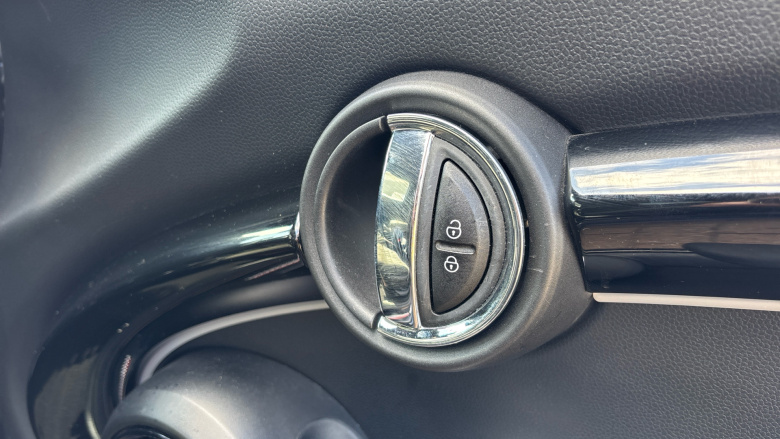 MINI Hatchback 1.5 Cooper Sport 3dr Auto Petrol Hatchback